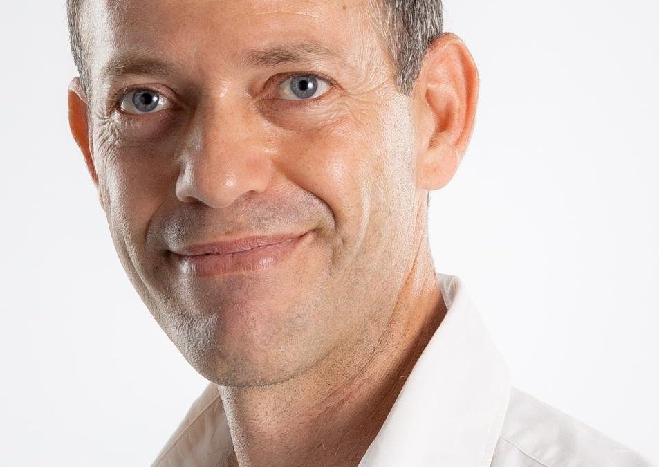 CANARIOS, GUANCHES, AUARITAS EN LA LITERATURA…AL HABLA CON CARLOS GONZALEZ