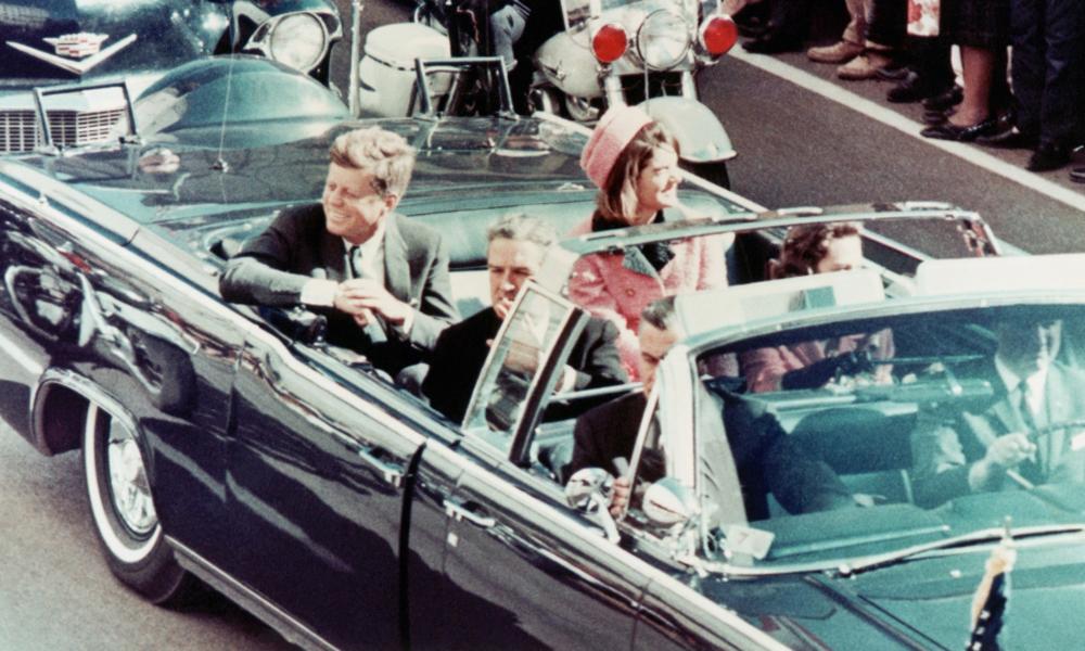 RETORNO A LA FORTALEZA; ULTIMÁTUM A LA TIERRA; MAGNICIDIOS; ENTRE CABRAS SALVAJES…ESTA NOCHE EN CSB