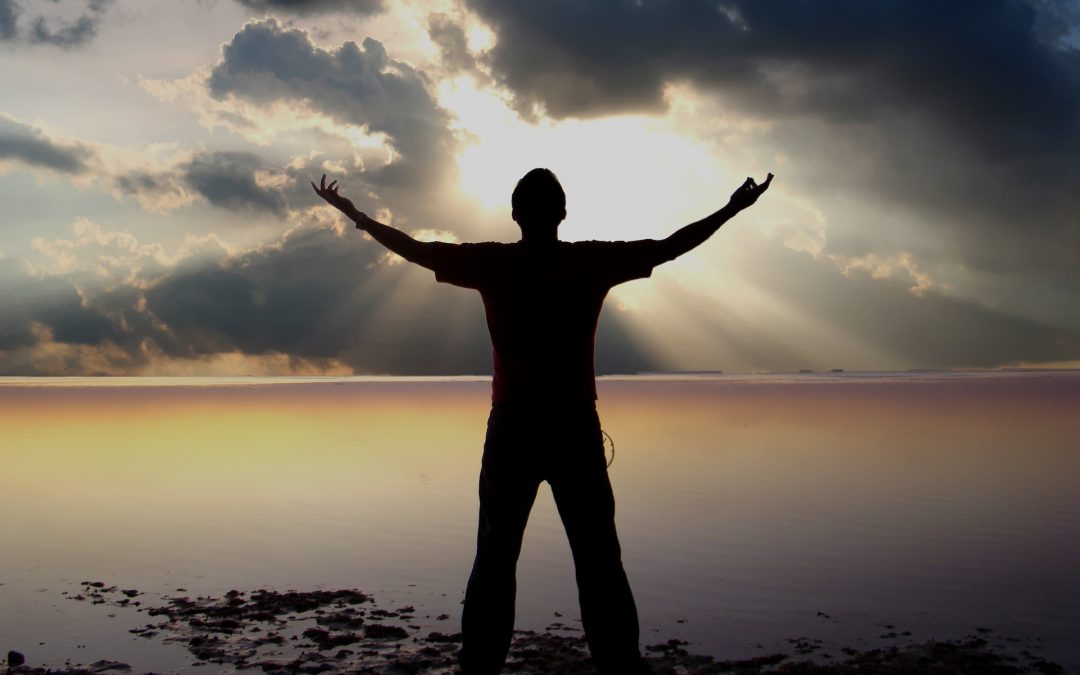 Megalitos en Tenerife; Solsticio 2019; Música insólita; Riendo con El Supositorio, Crisis homeopática y Yoga Day…este viernes en CSB