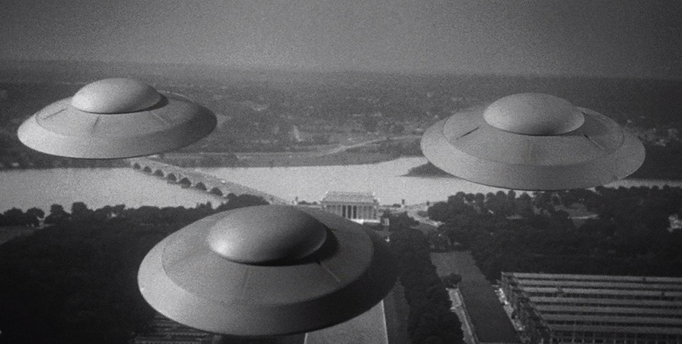 CSB12-26 Cine, política, biología y ETs; la decapitación de un noble; viaje al Planeta Cero; Ellos en DMAX