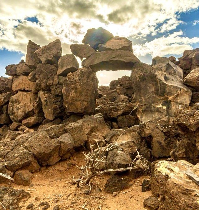 CSB15-36 Psicofonías en yacimientos arqueológicos; tradición mágica canaria en América; misterios en La Tejita
