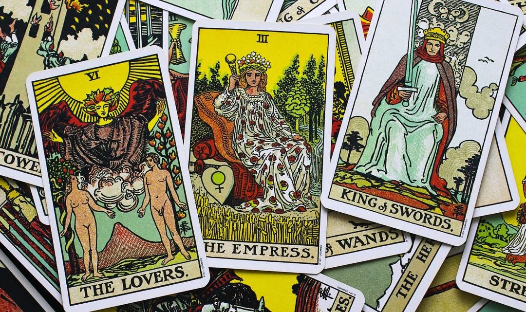 CSB16-26 Libros malditos; carnaval ancestral; y claves históricas del Tarot